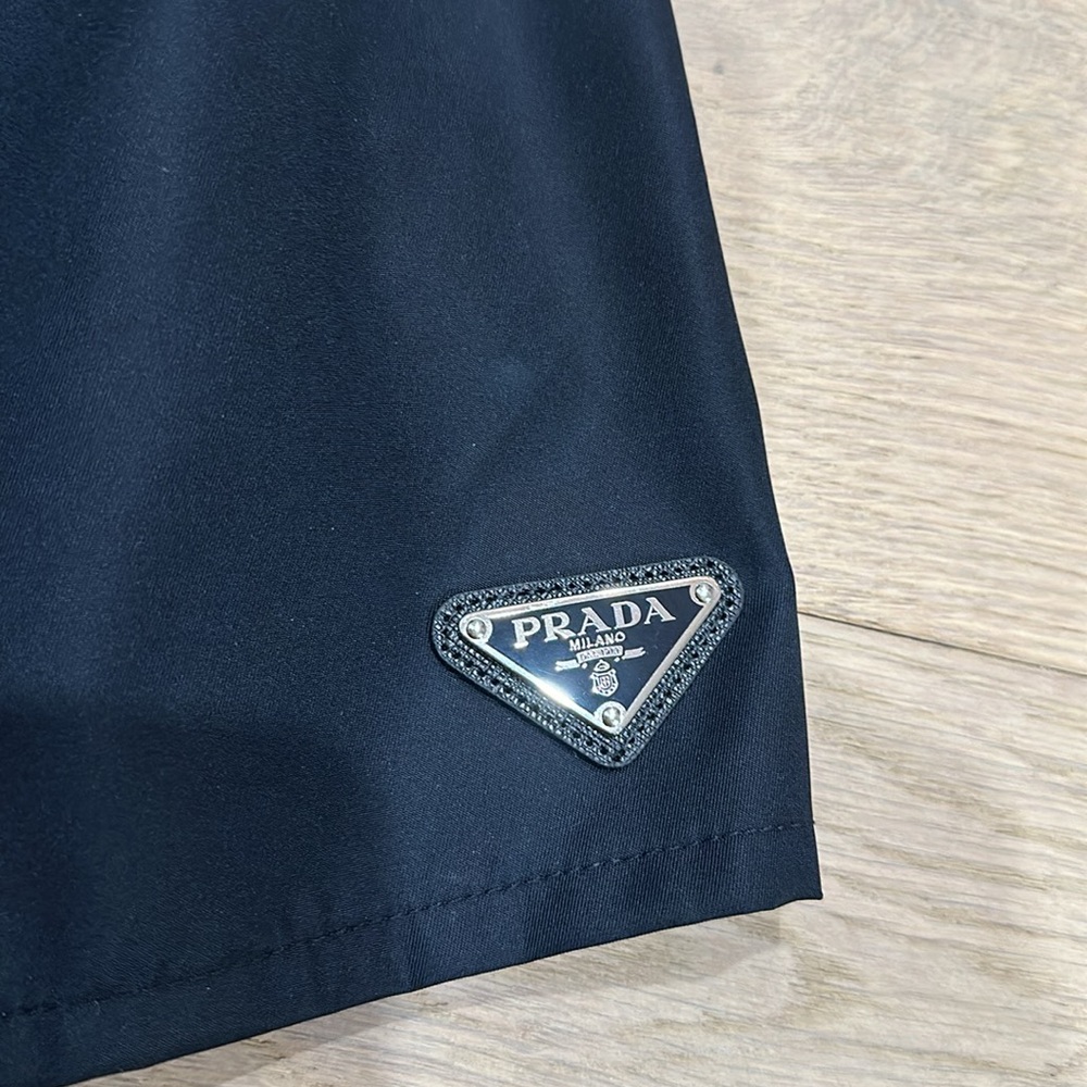 Prada shorts - Picture 3 of 9